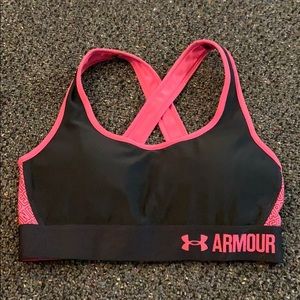 Under Armour Size Small Sports Bra